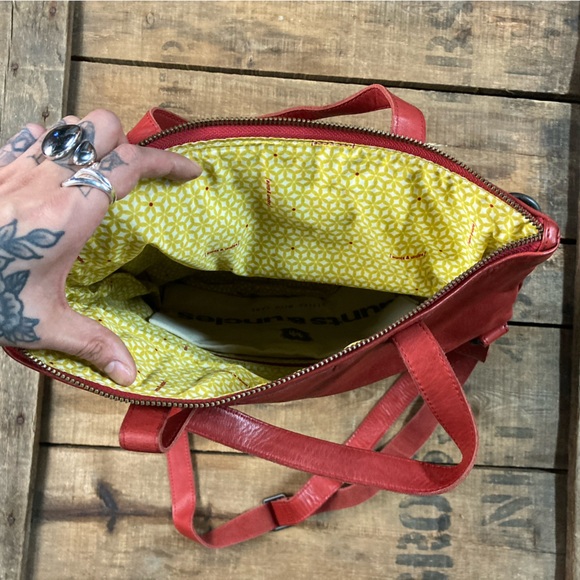 GRAPEFRUIT | Racing red | Aunts & Uncles - Picture 10 of 10